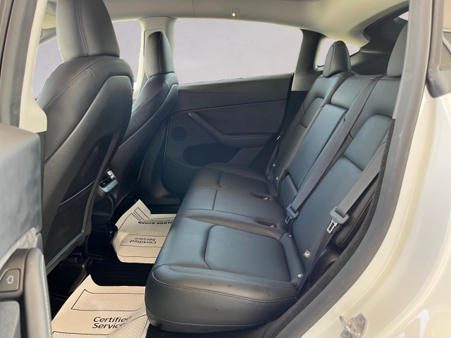 2025 Tesla Model Y Long Range photo 10