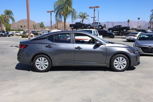 2025 Nissan Sentra S photo 2