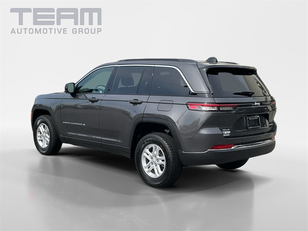 2025 Jeep Grand Cherokee Laredo photo 5