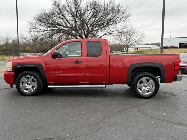 2011 Chevrolet Silverado 1500 LT photo 4