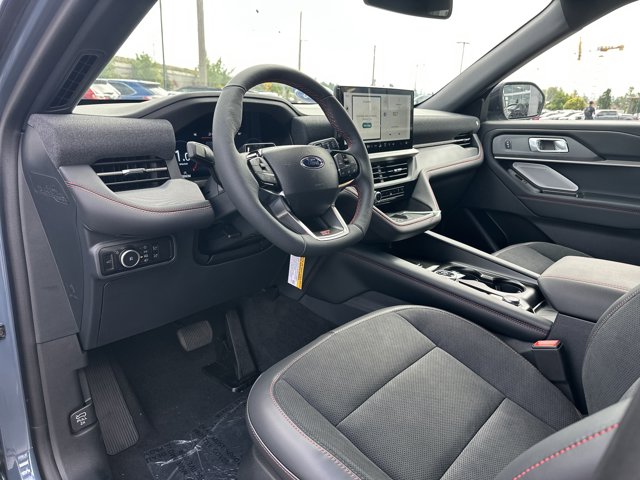 2025 Ford Explorer ST photo 13