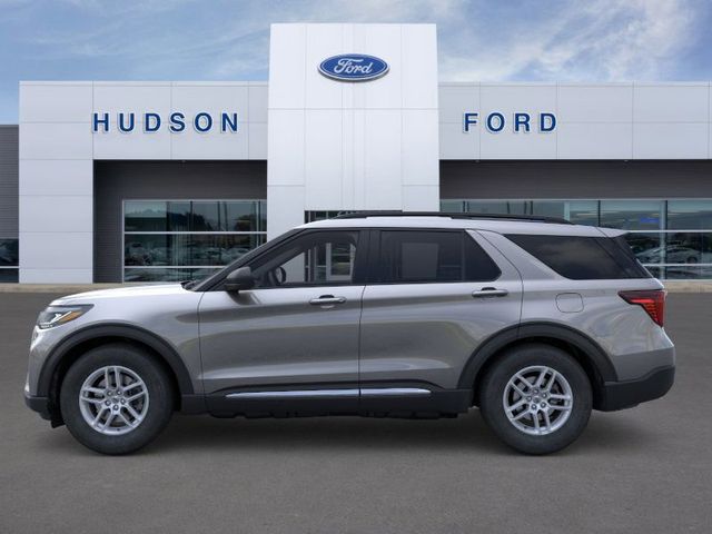 2025 Ford Explorer photo 3