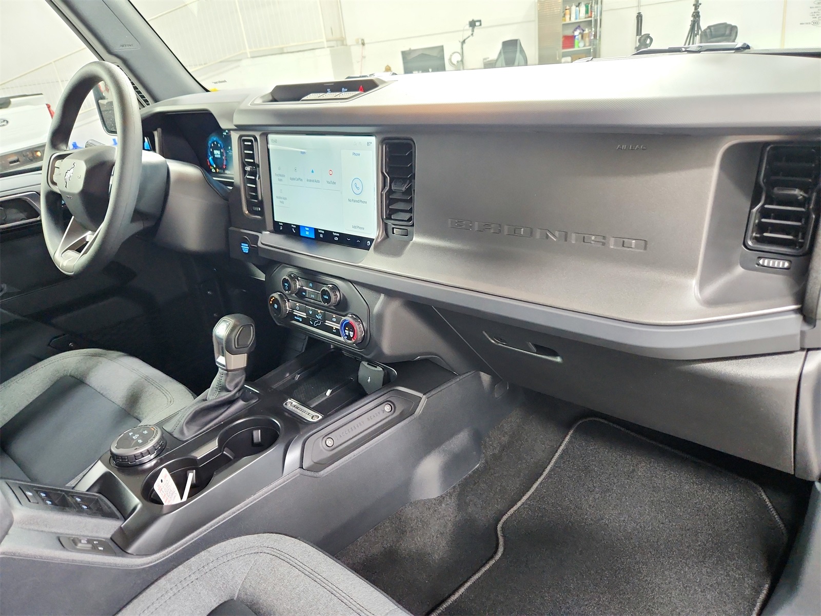 2025 Ford Bronco Base photo 37