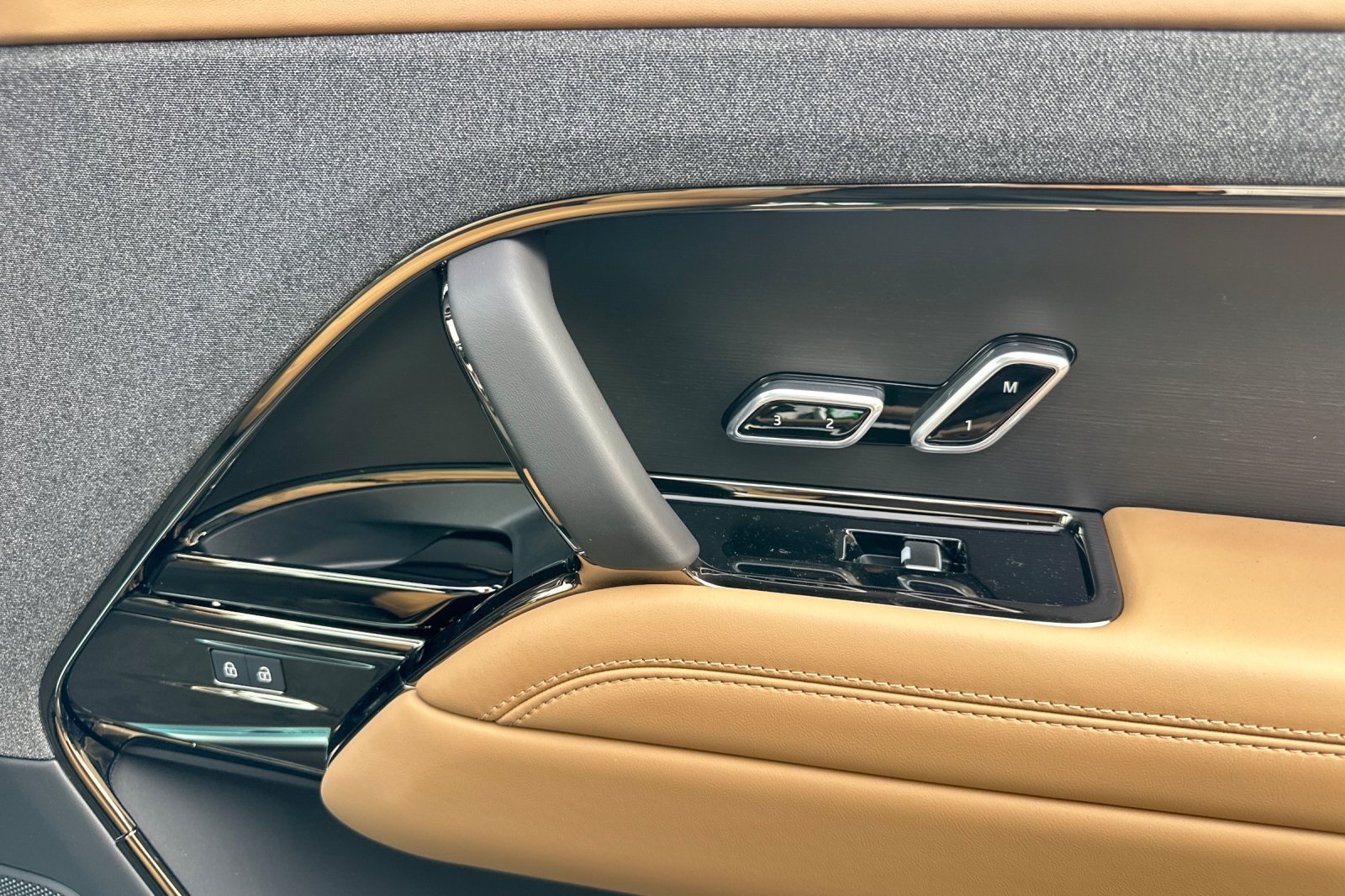 2025 Land Rover Range Rover Sport SE photo 19