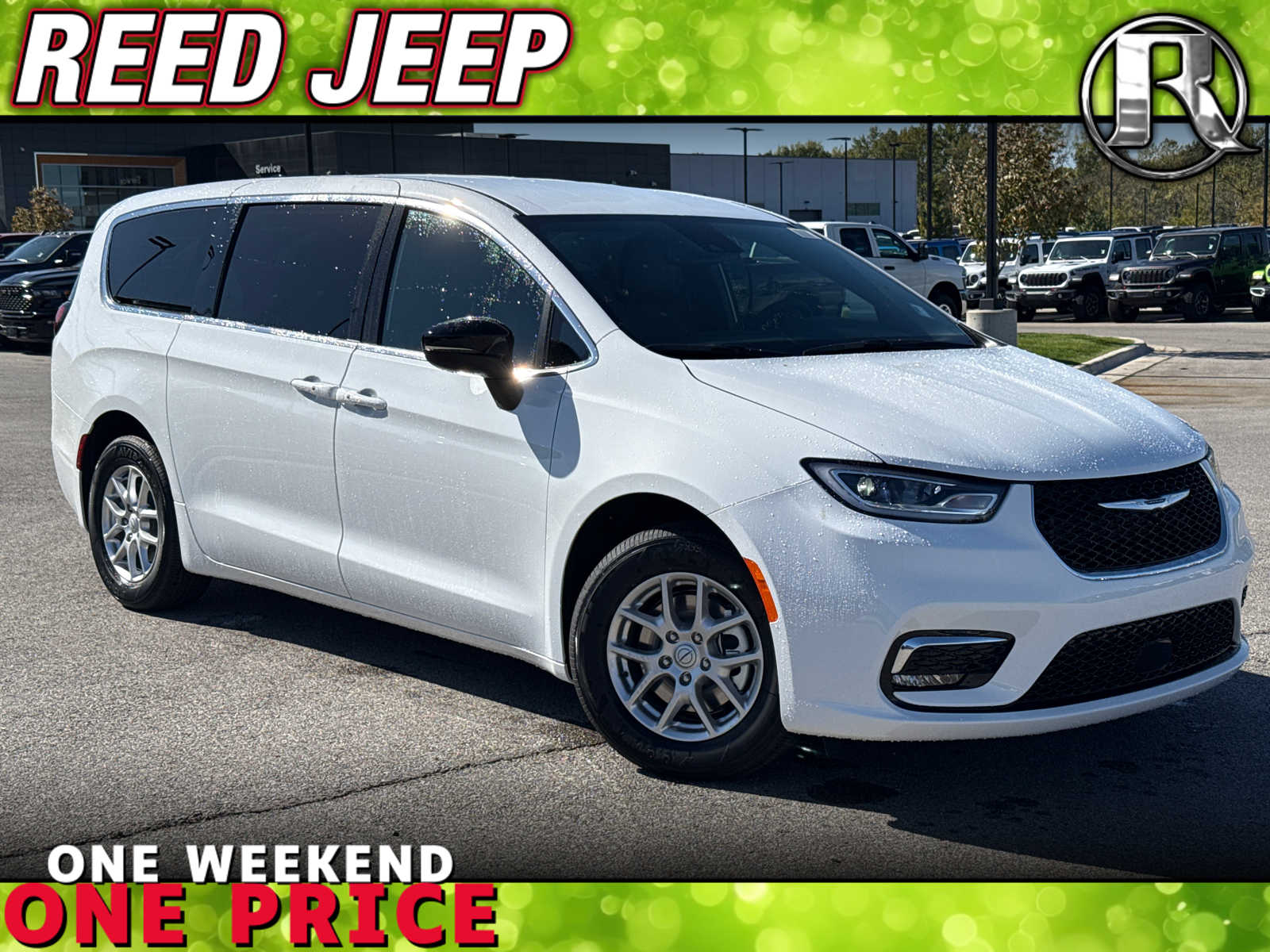 2026 Chrysler Pacifica Select's photo