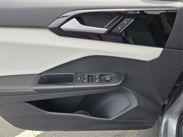 2025 Volkswagen Taos S photo 5