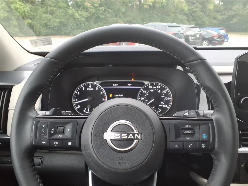 2023 Nissan Pathfinder SL photo 23