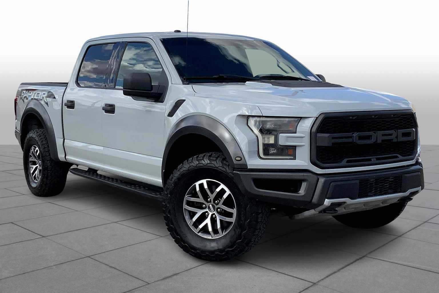 2017 Ford F-150 Raptor photo 2