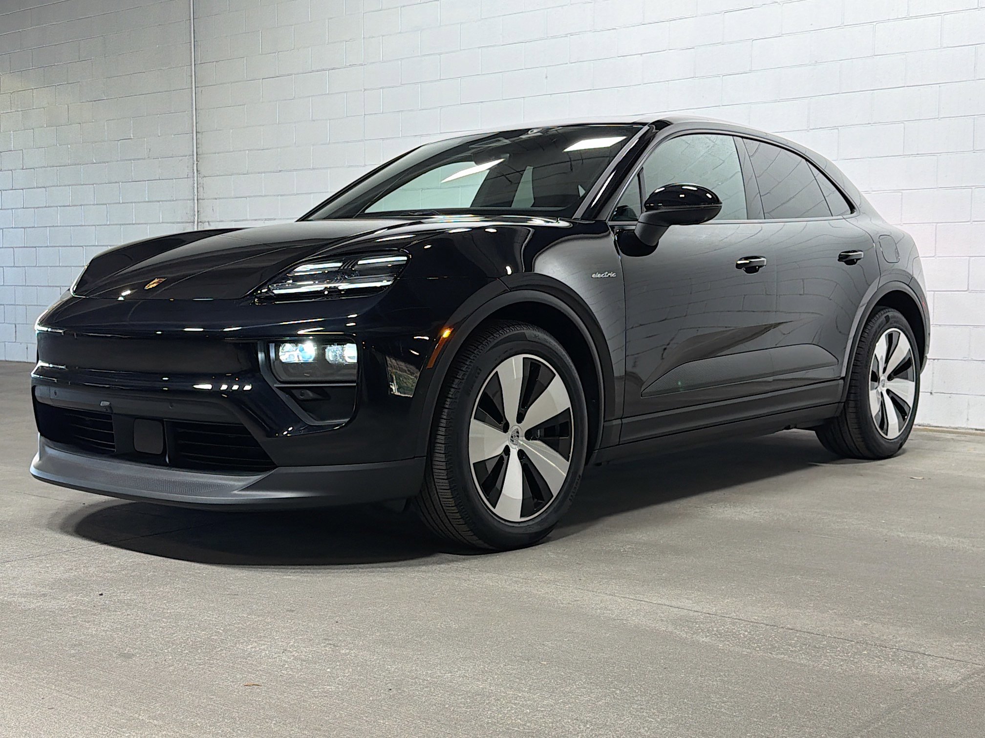 2024 Porsche Macan Base's photo