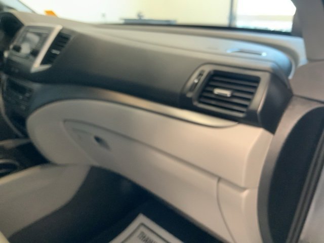 2019 Honda Ridgeline RTL photo 33