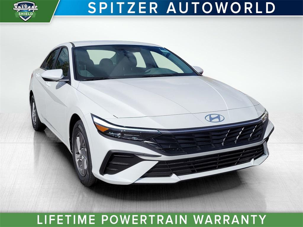 2025 Hyundai Elantra SE