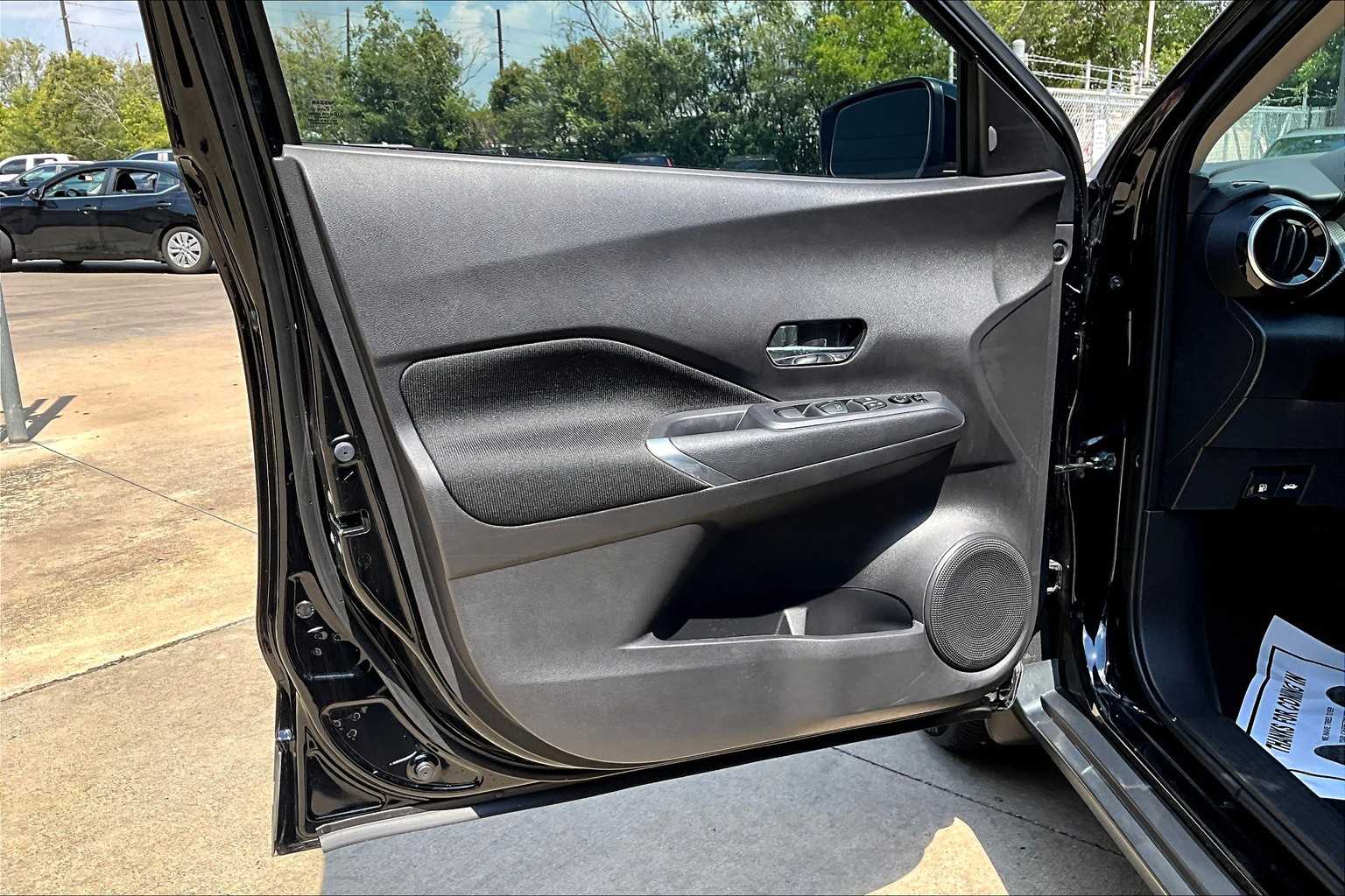 2024 Nissan Kicks SV photo 18