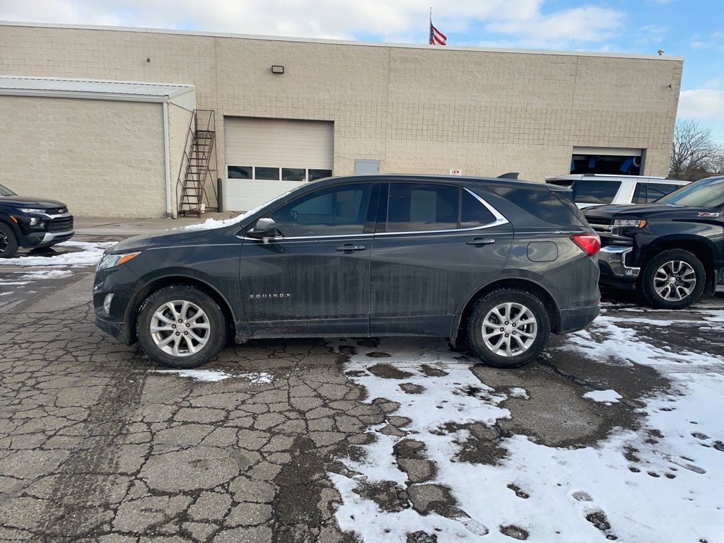 Used 2020 Chevrolet Equinox LT with VIN 3GNAXKEV3LS520133 for sale in Fowlerville, MI