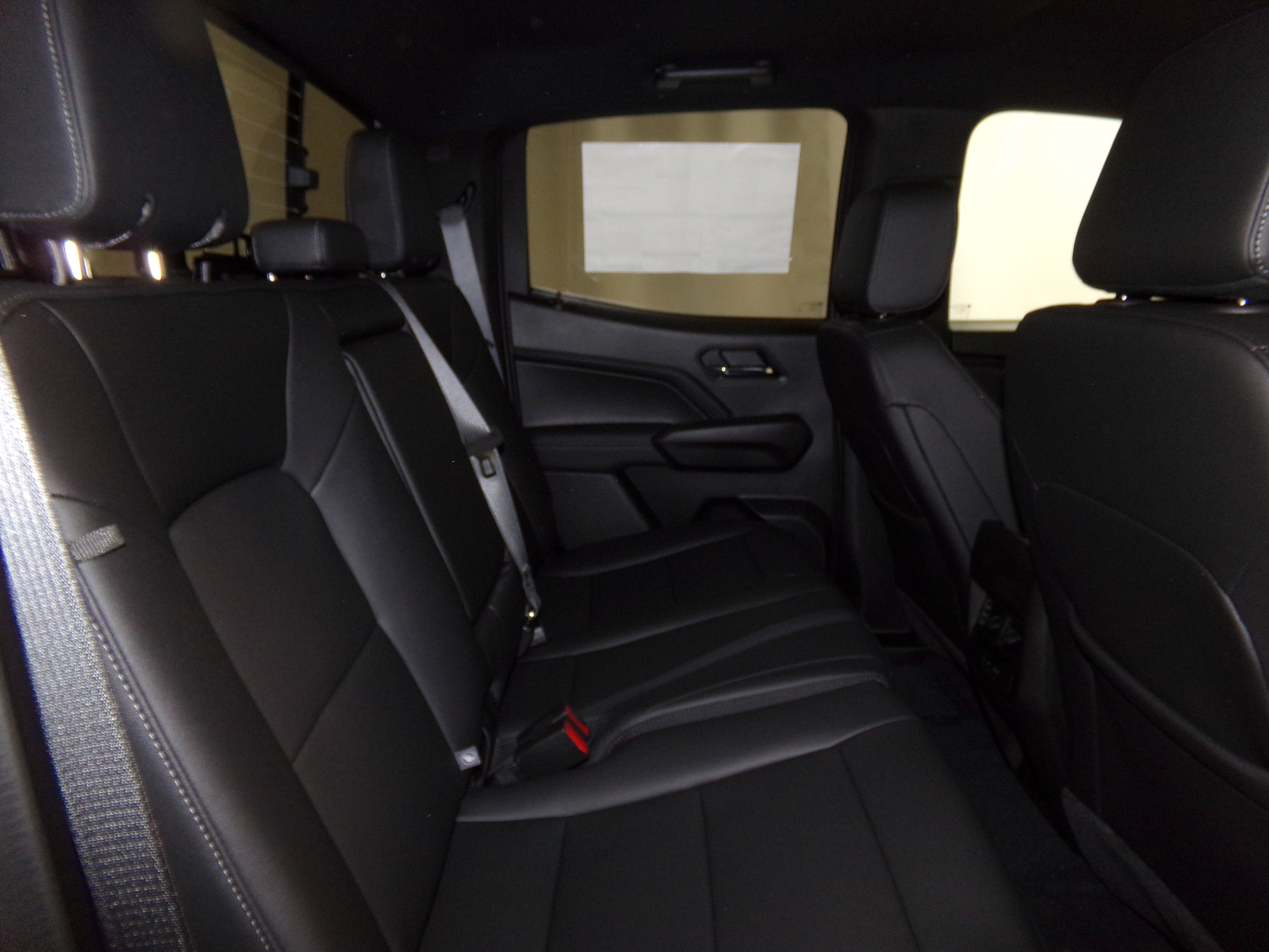 2026 Chevrolet Colorado LT photo 9
