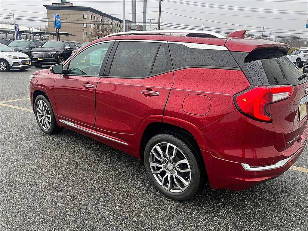 2022 Gmc Terrain Denali photo 2