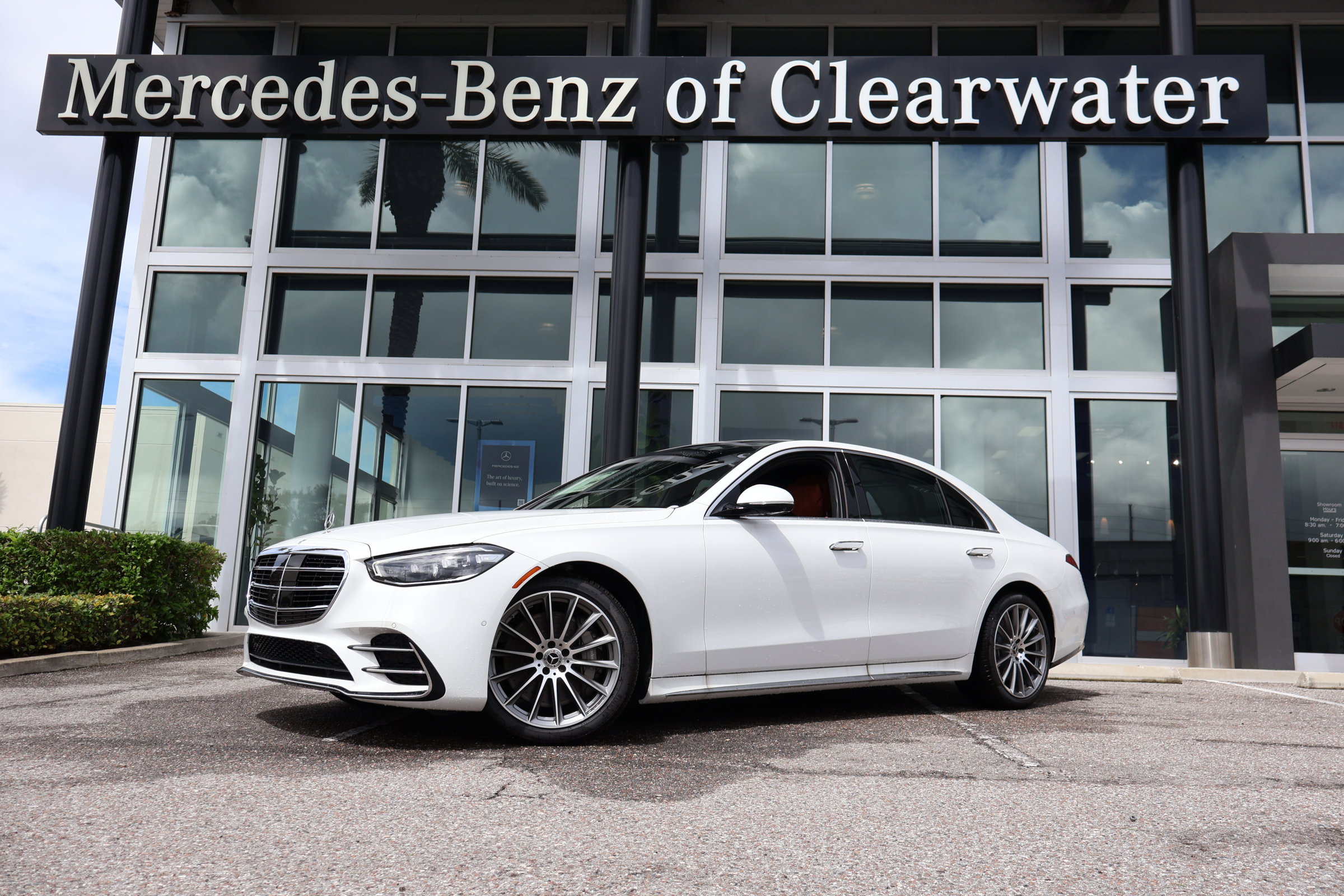 2025 Mercedes-Benz S-Class S 580's photo