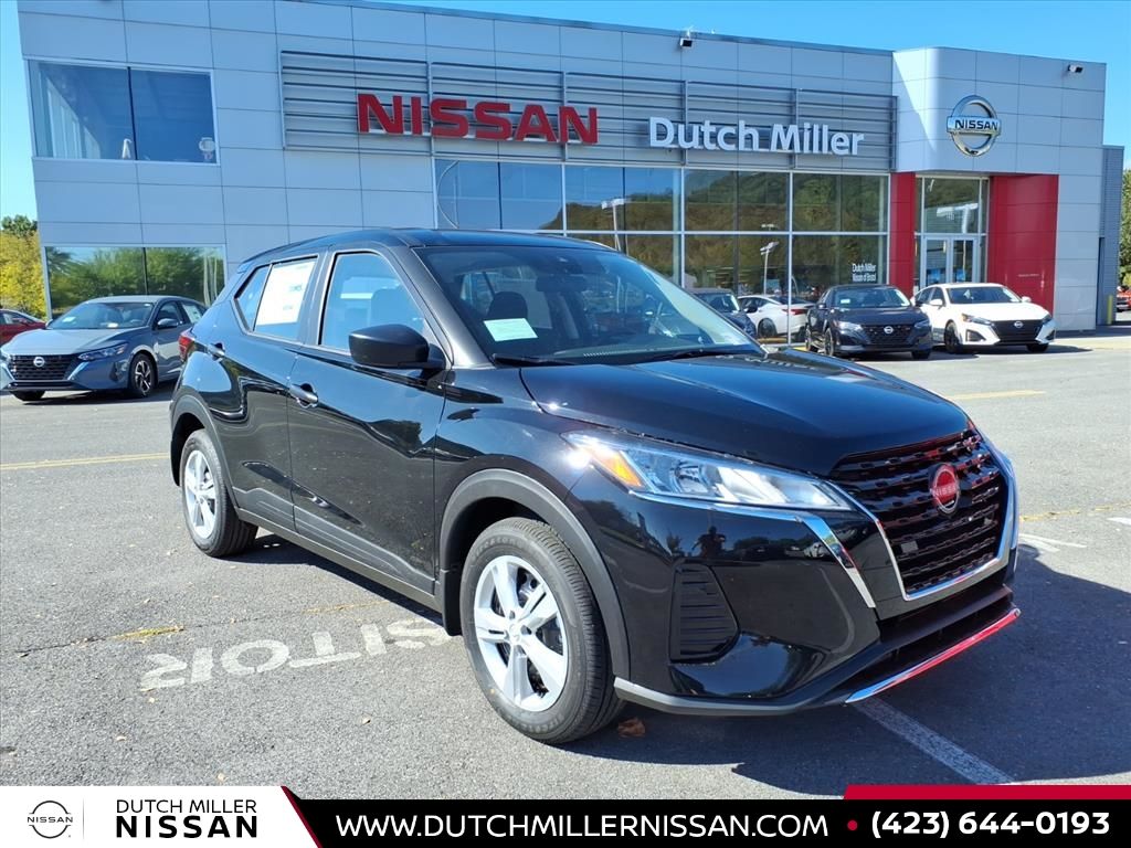 2025 Nissan KICKS PLAY Base's photo