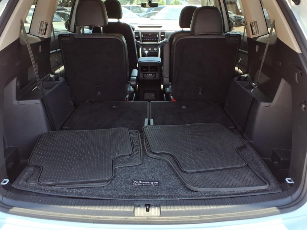 2021 Volkswagen Atlas V6 SE Technology R-Line photo 6