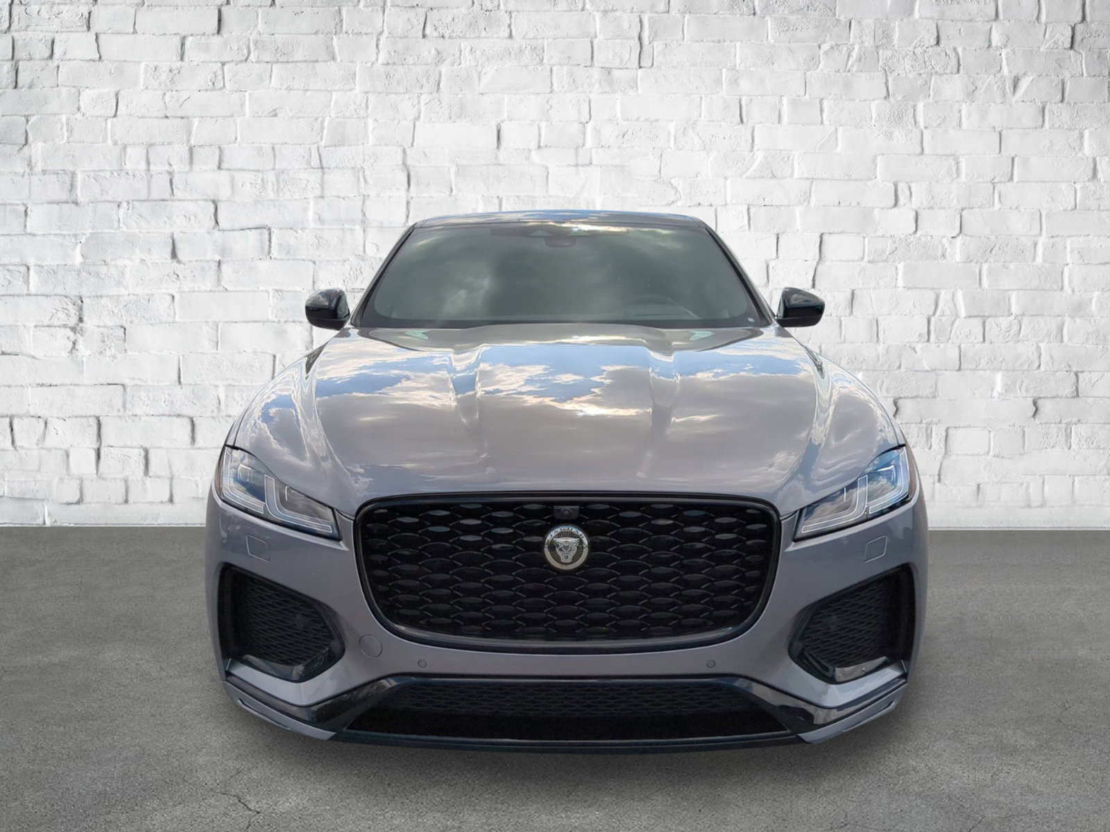 2026 Jaguar F-PACE P250 R-Dynamic S photo 2
