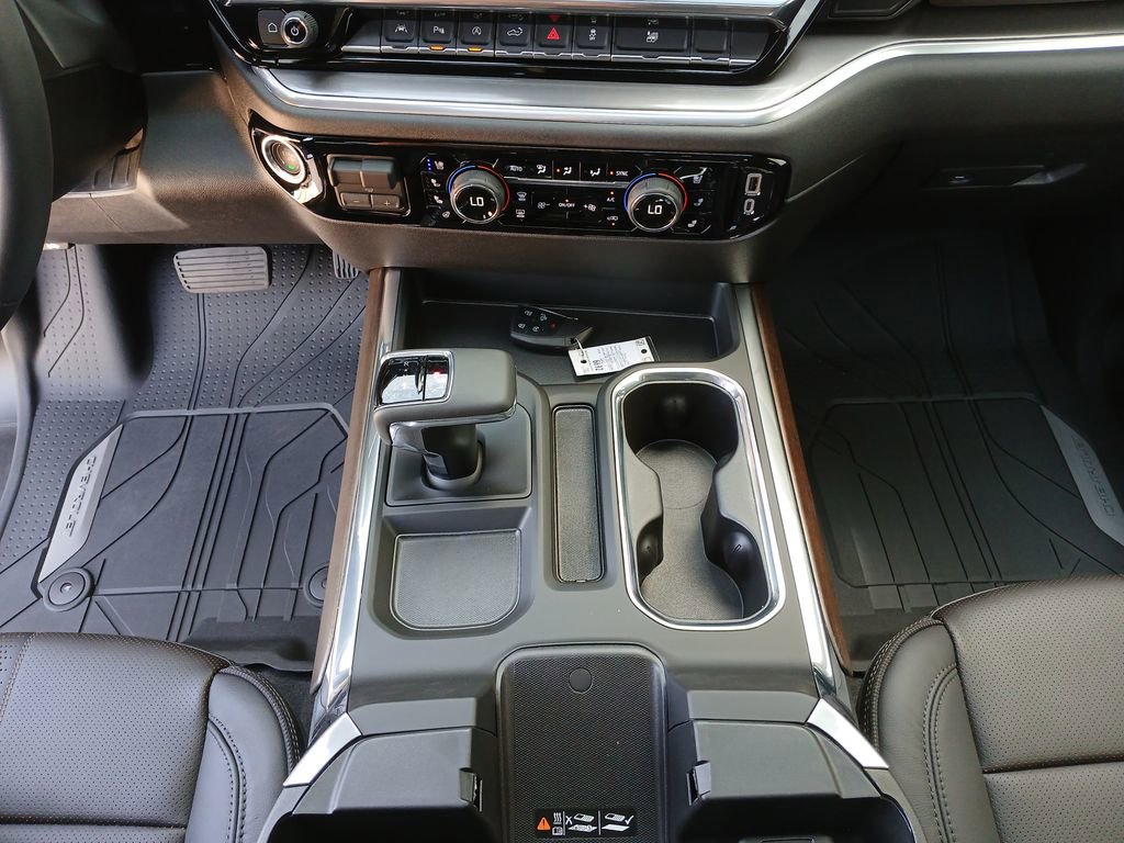 2025 Chevrolet Silverado High Country photo 33