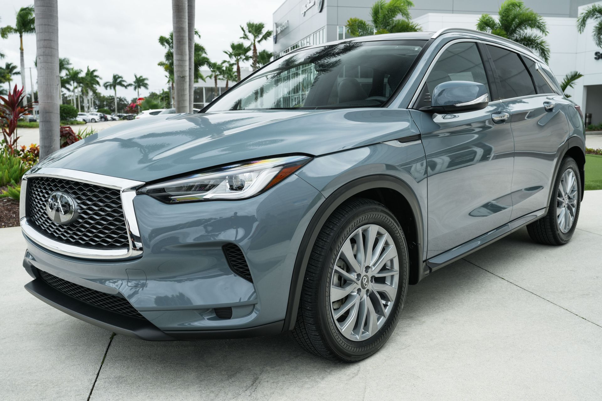 2025 Infiniti QX50 Luxe photo 4