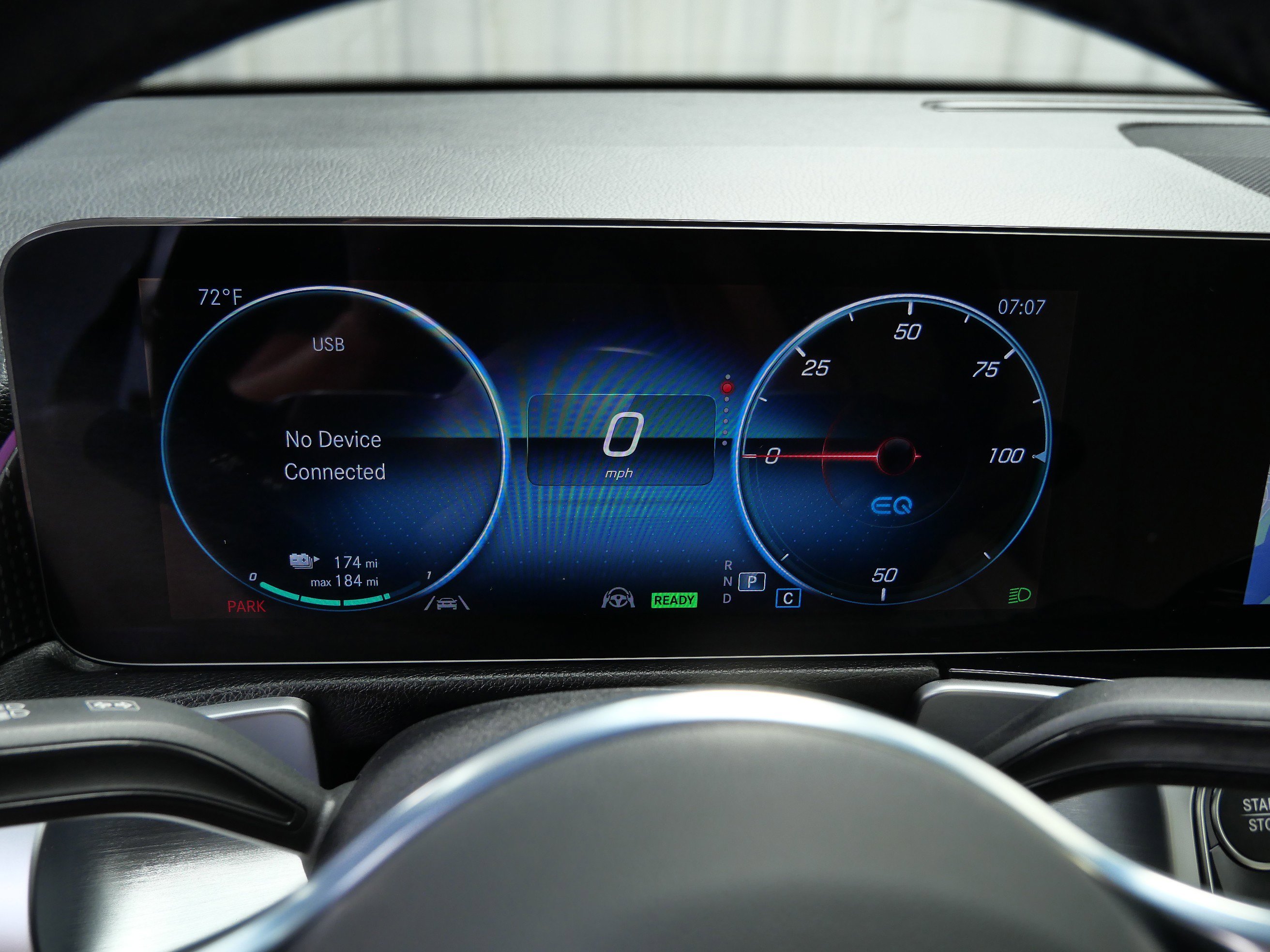 2023 Mercedes Benz EQB 300 4MATIC photo 25