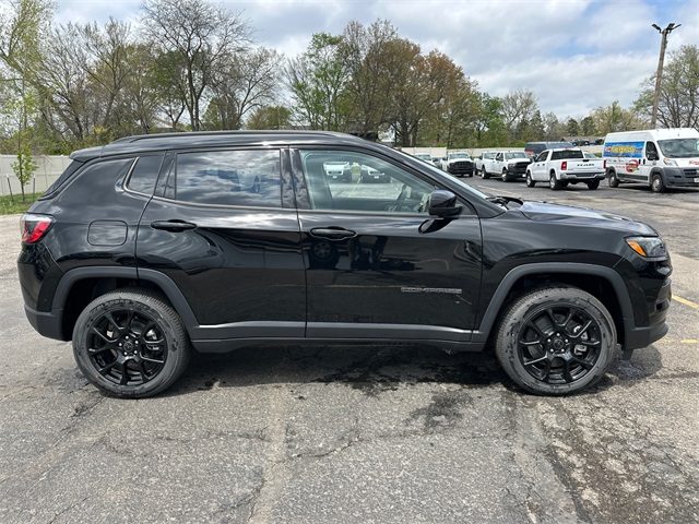 2025 Jeep Compass Latitude photo 5