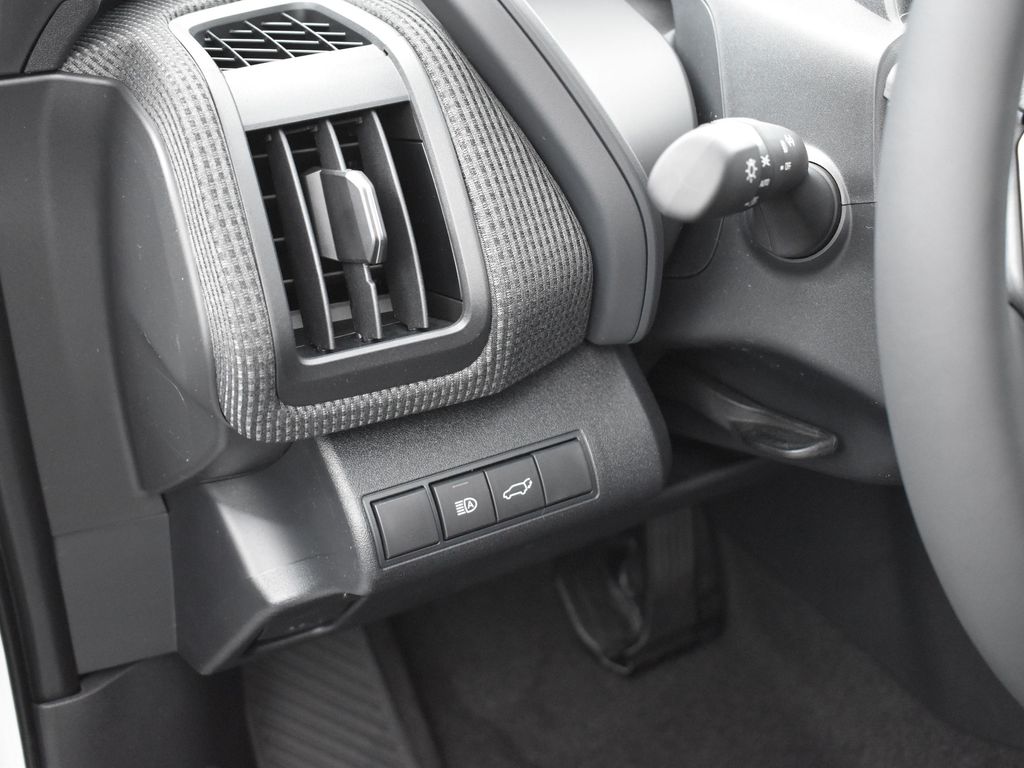 2025 Subaru Solterra Touring photo 9