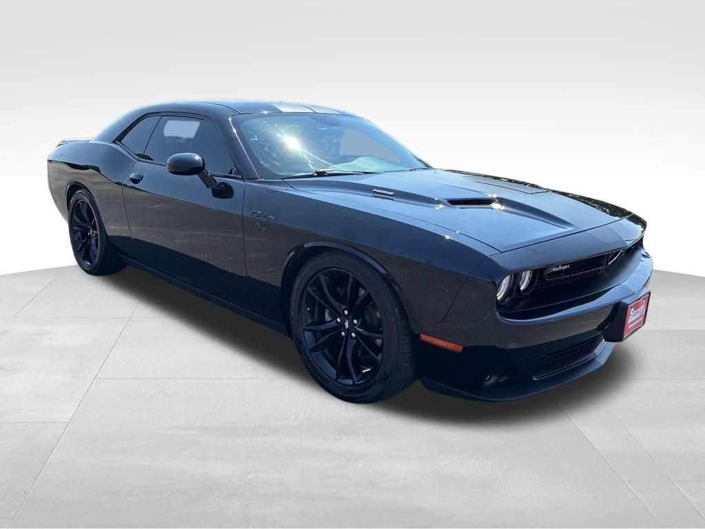2017 Dodge Challenger R/T photo 7