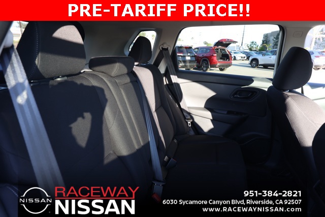 2025 Nissan Rogue S photo 13