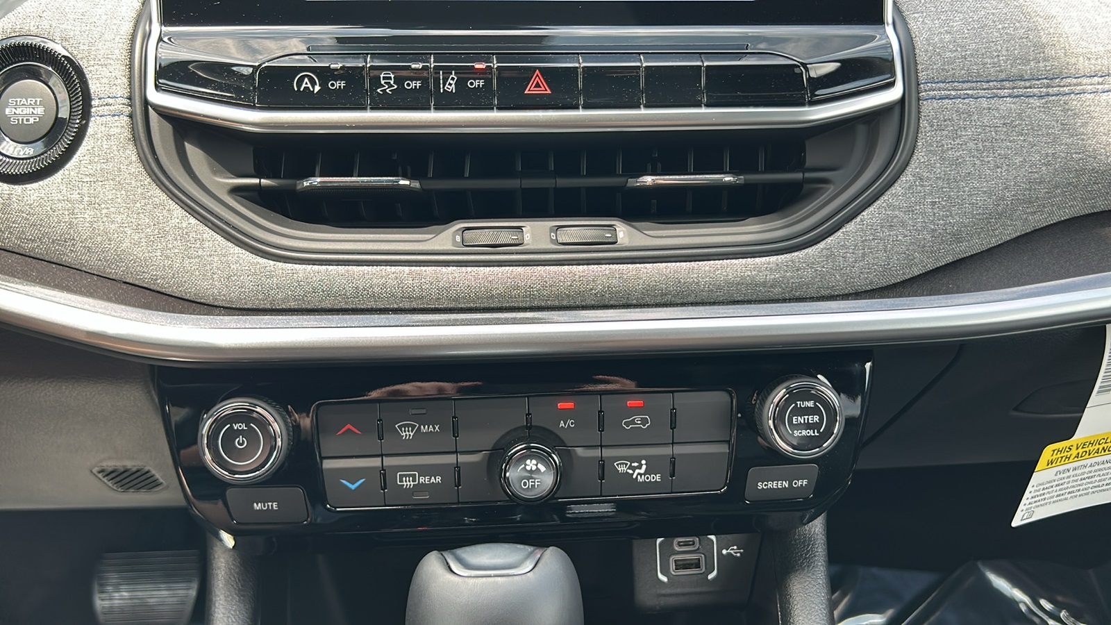 2025 Jeep Compass Latitude photo 27