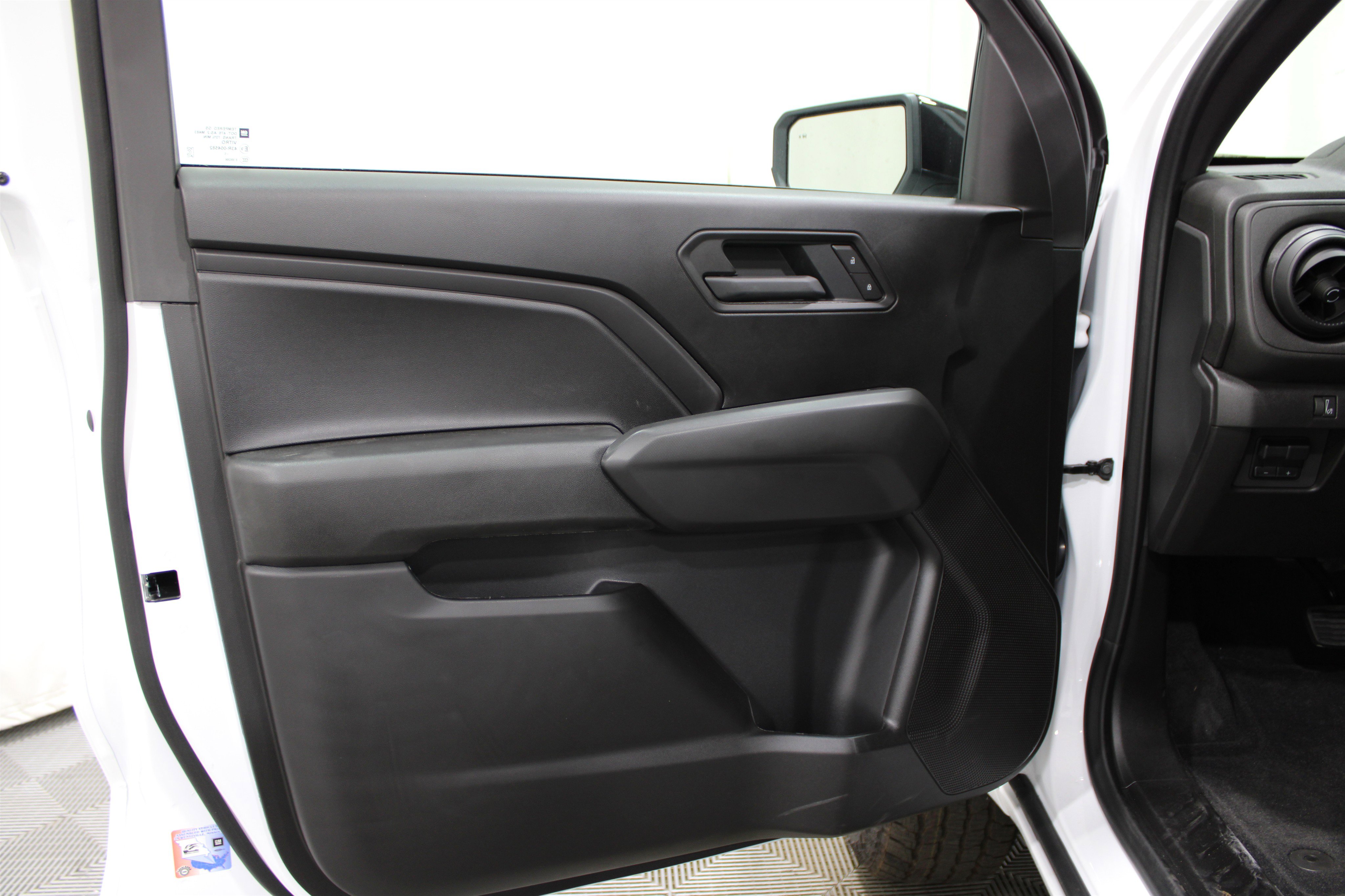 2026 Chevrolet Colorado Trail Boss photo 3