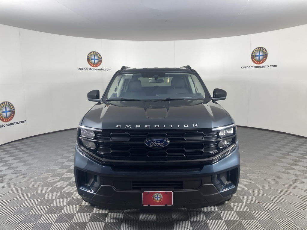 2025 Ford Expedition photo 4