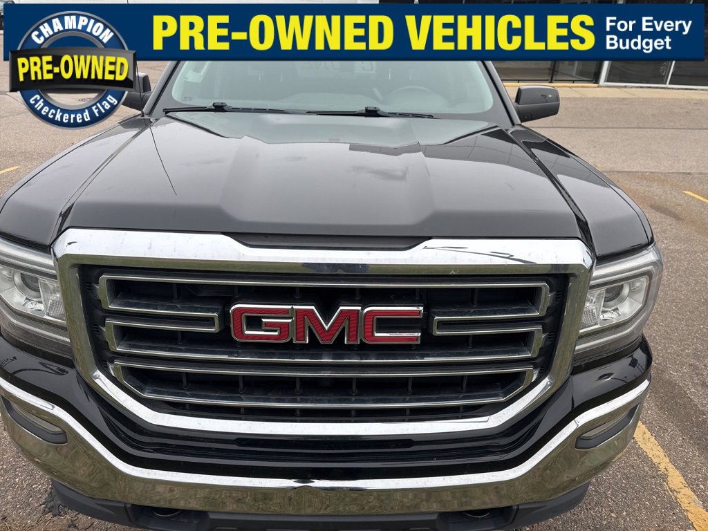 2017 Gmc Sierra 1500 SLE photo 2