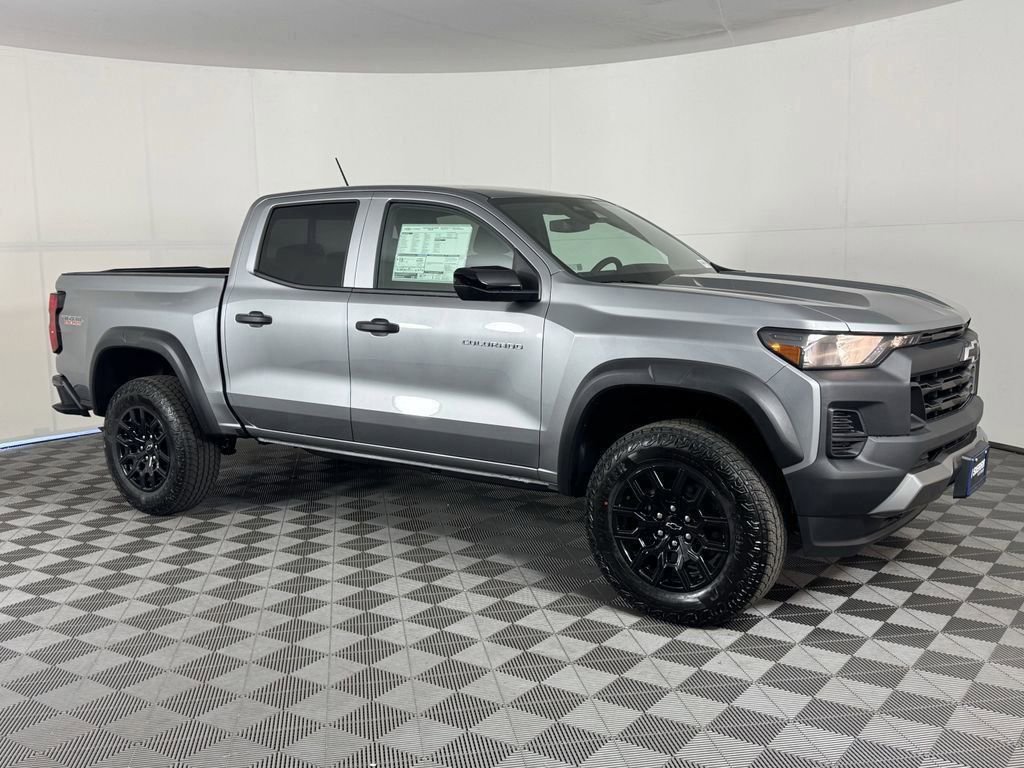 2026 Chevrolet Colorado Trail Boss photo 2