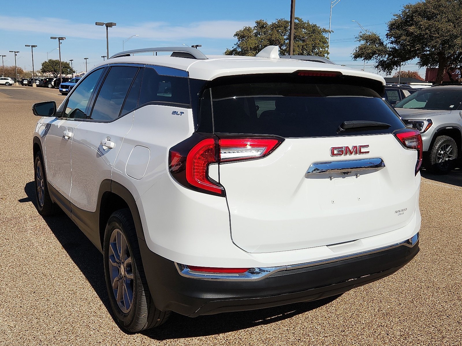 2024 Gmc Terrain SLT photo 2