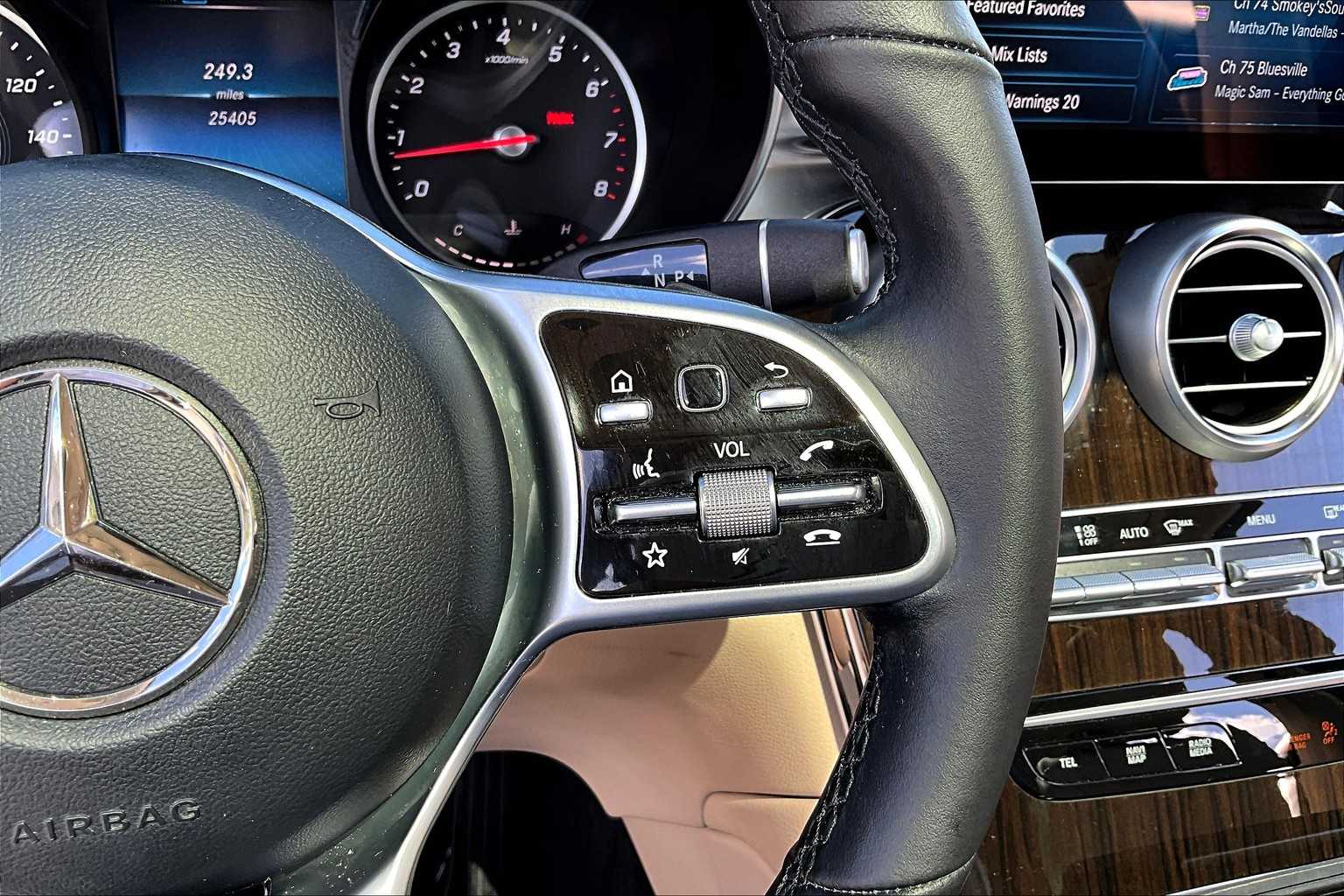 2021 Mercedes Benz GLC 300 photo 24