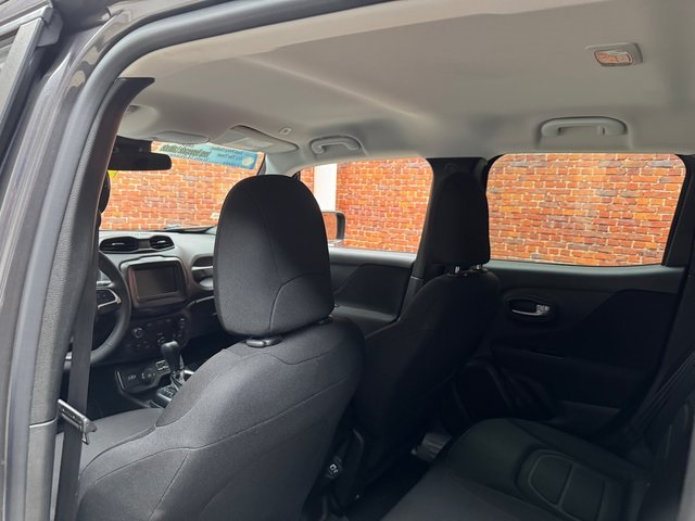 2020 Jeep Renegade Latitude photo 24