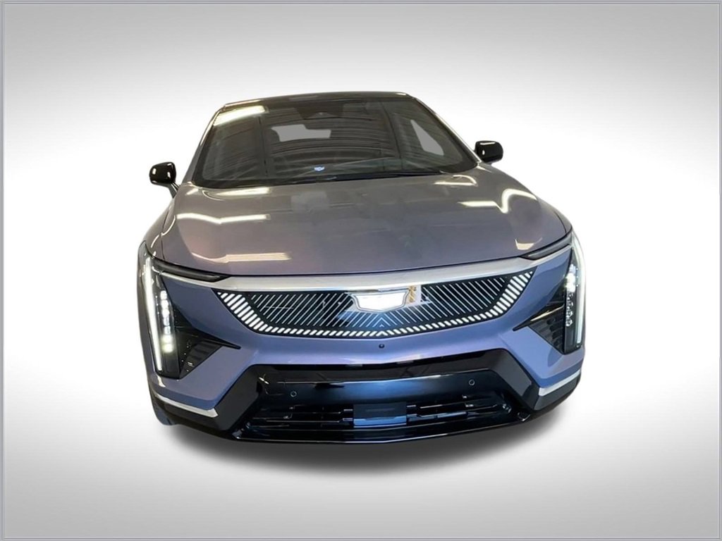 2025 Cadillac Optiq Luxury photo 3