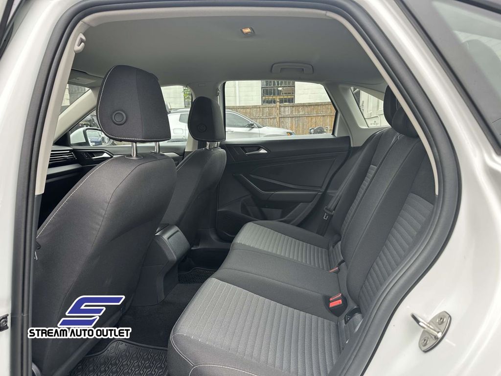 2025 Volkswagen Jetta 1.5T S photo 10