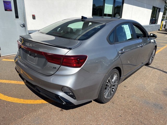 2023 Kia Forte GT-Line photo 2