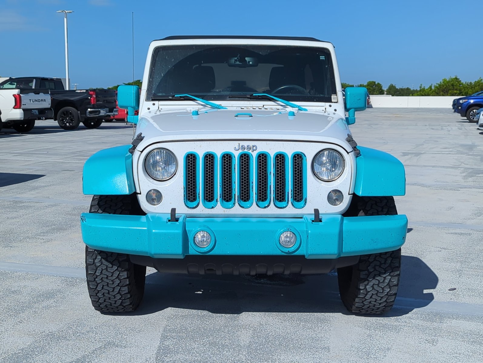 2015 Jeep Wrangler Unlimited Rubicon photo 2