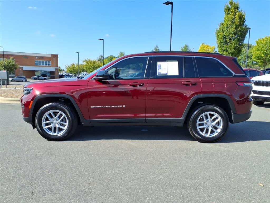 2024 Jeep Grand Cherokee Laredo X photo 13