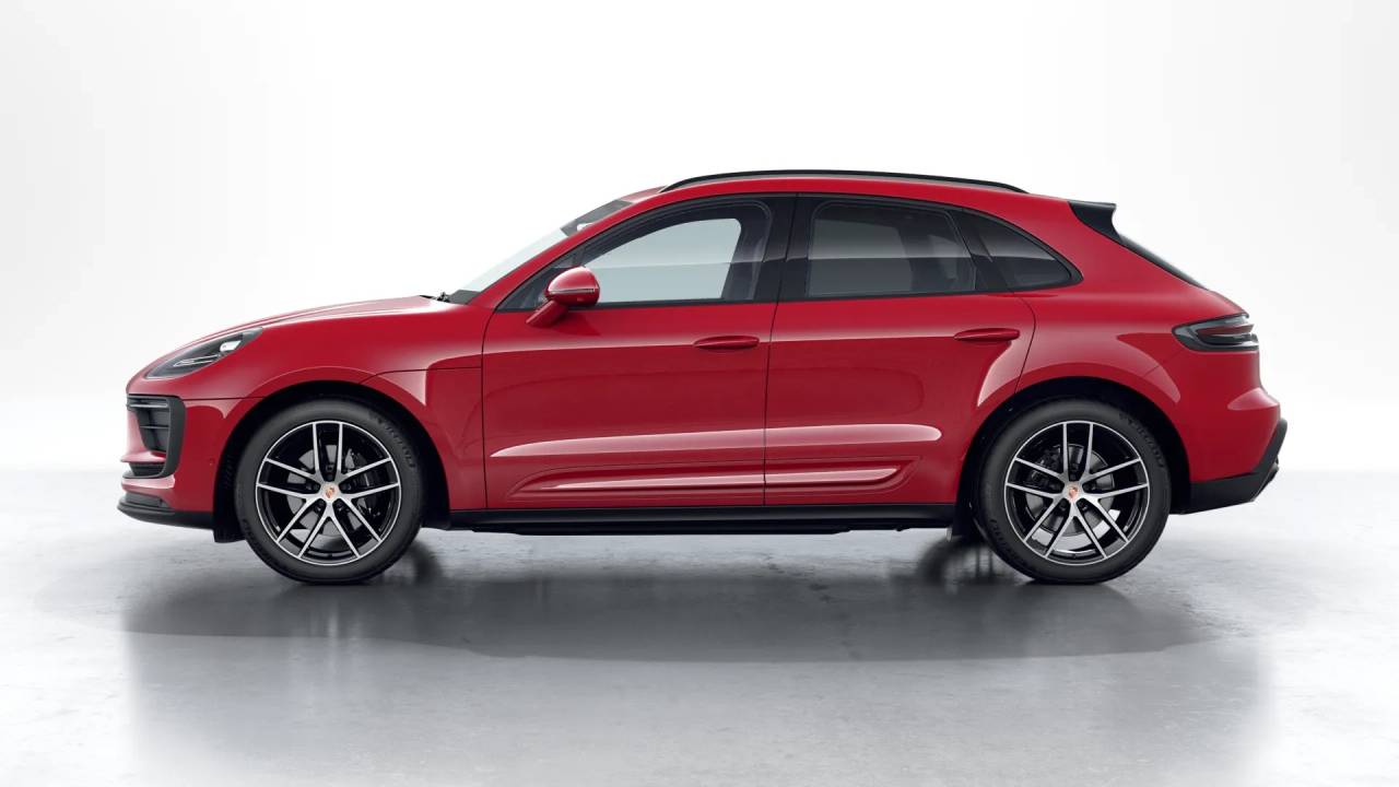 2026 Porsche Macan T photo 2