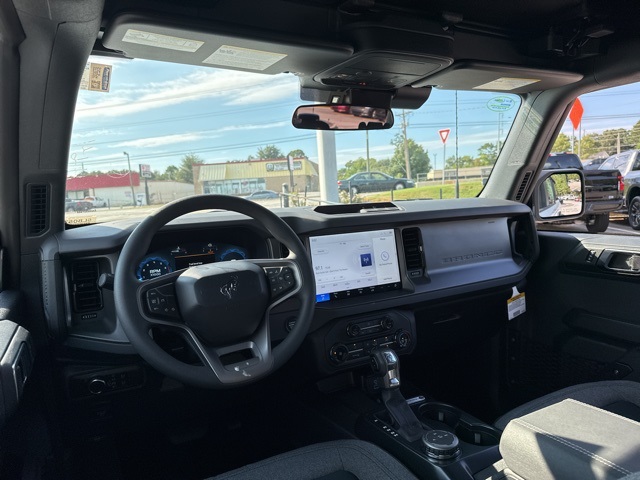 2025 Ford Bronco Base photo 23