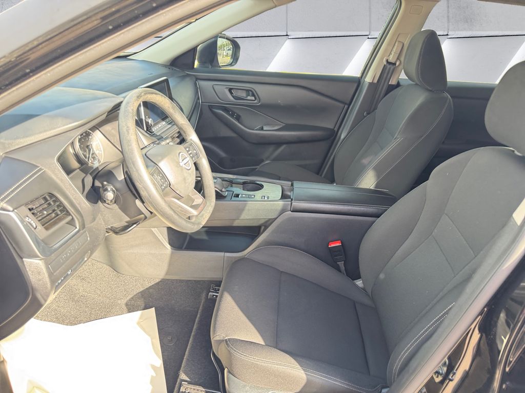 2025 Nissan Rogue S photo 5