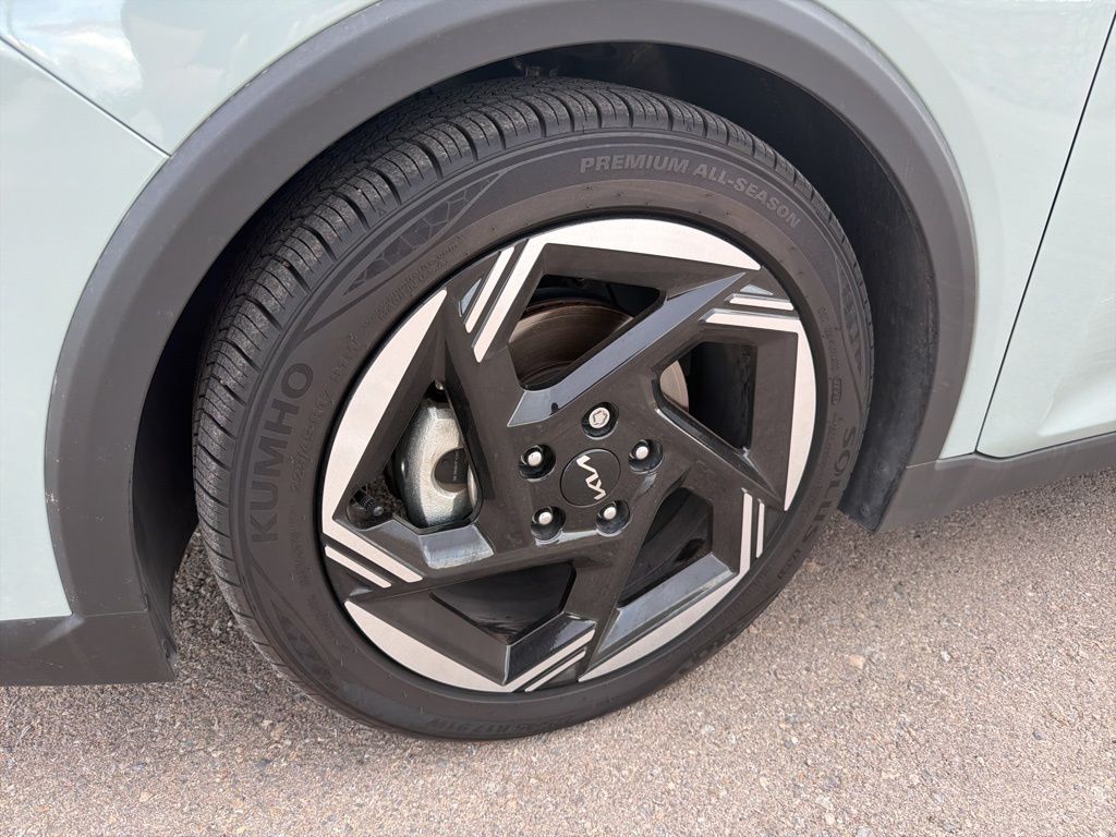 2025 Kia K4 EX photo 2