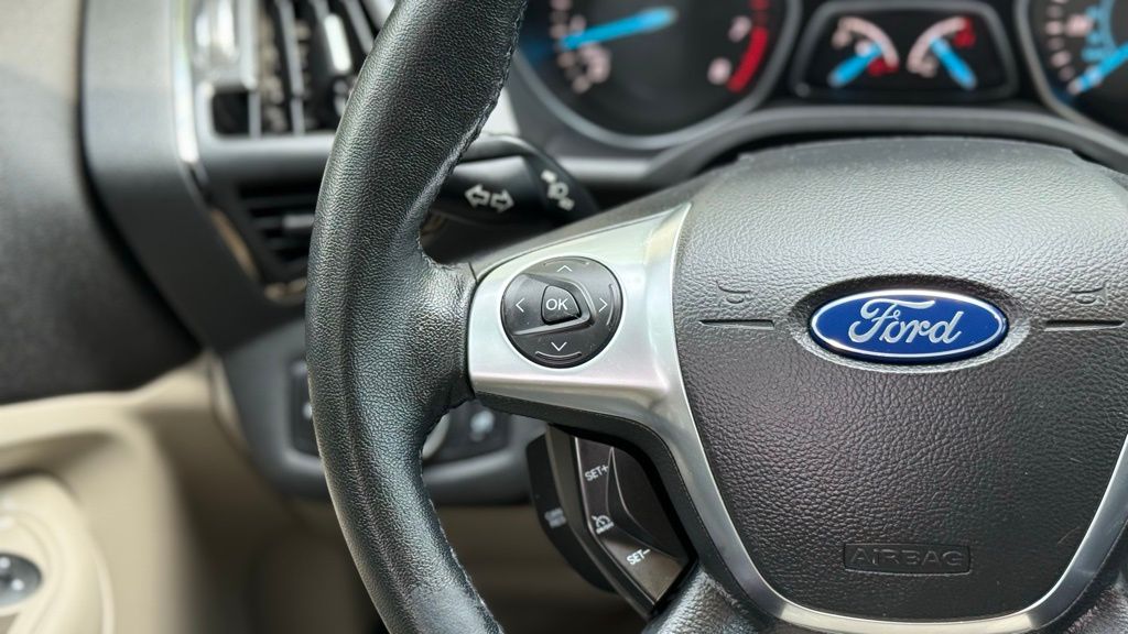 2015 Ford Escape Titanium photo 19