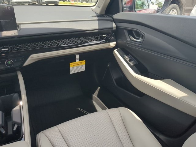 2025 Honda Accord Hybrid Touring photo 13
