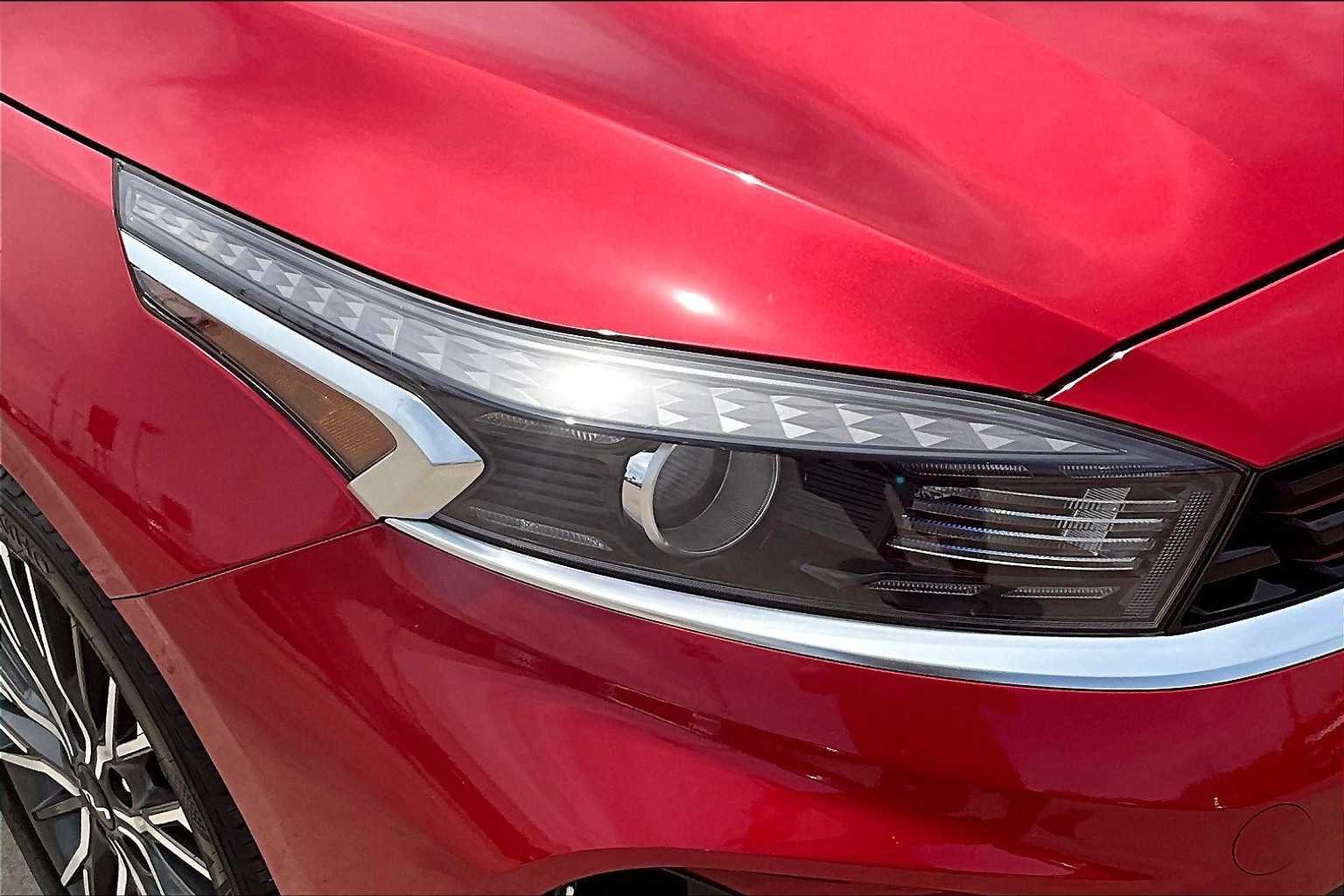 2024 Kia Forte GT-Line photo 27